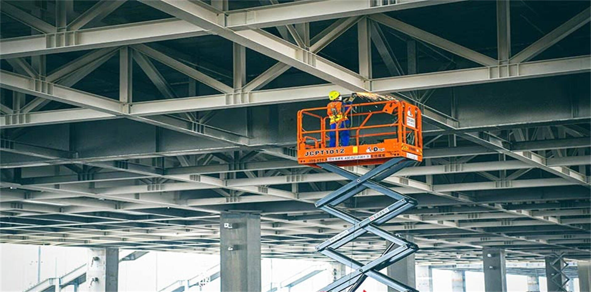 首页_宏信建发_升降平台高空作业车_升降机租赁_曲臂高空作业车出租